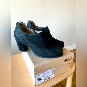 ECCO Sculptured 65 Low Cut Zip Ankle Bootie